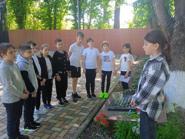 Читает Борзилова Арина.